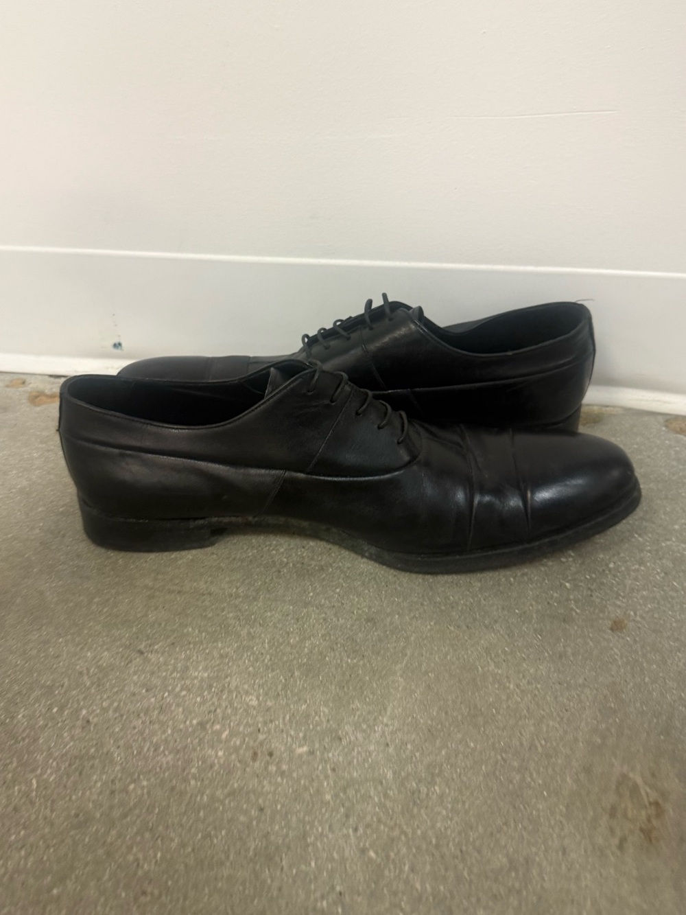 AUTHENTIC PRADA MENS CAP-TOE LEATHER OXFORD DRESS SHOES, SIZE US 9.5, BLACK - Picture 2 of 16